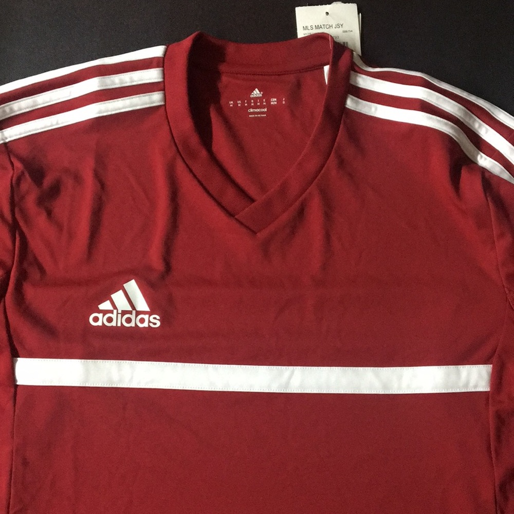 NWT  women’s Adidas Medium Match Shirt